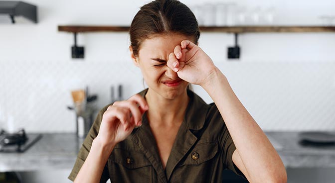 Синдром сухого глаза – причины и лечение